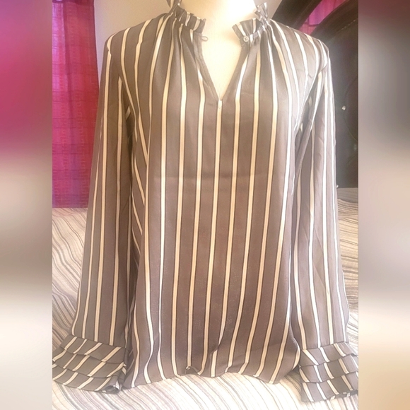 NWT LOFT Outlet Striped Shirt. Small - Picture 1 of 10